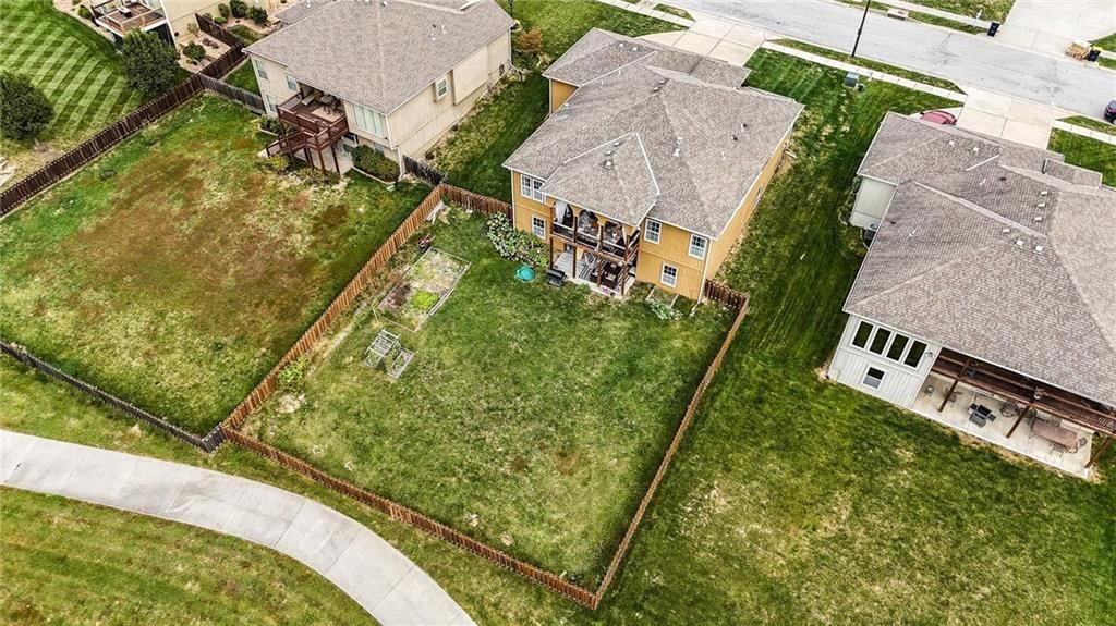7844 N Walrond Avenue — photo 59