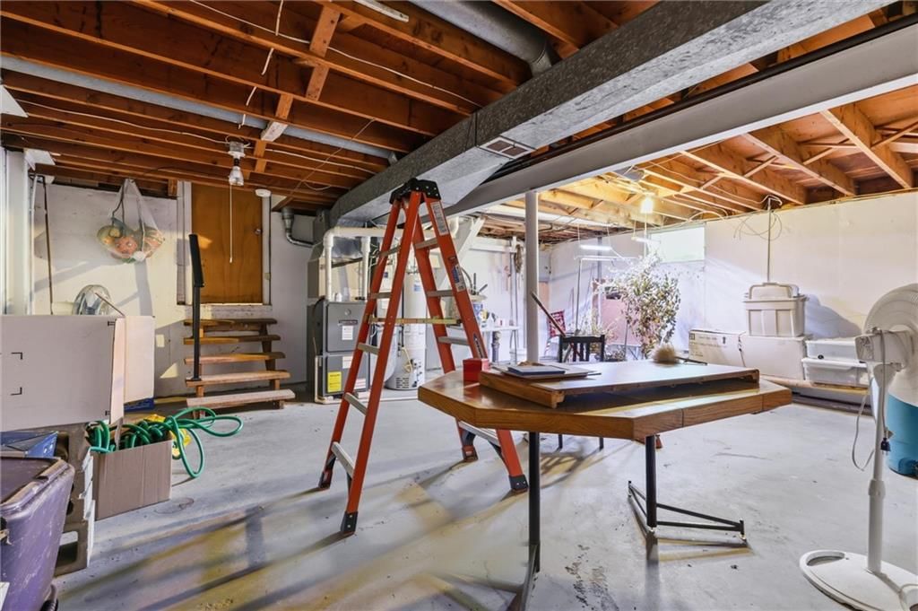 200 SW Yost Avenue — photo 25