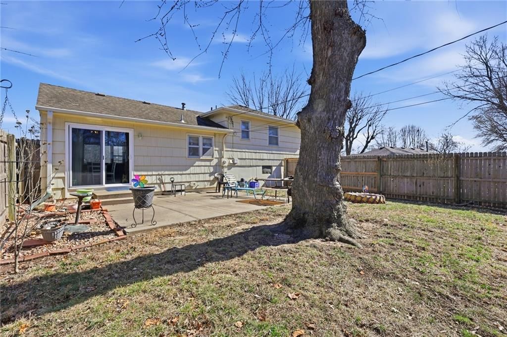 200 SW Yost Avenue — photo 29