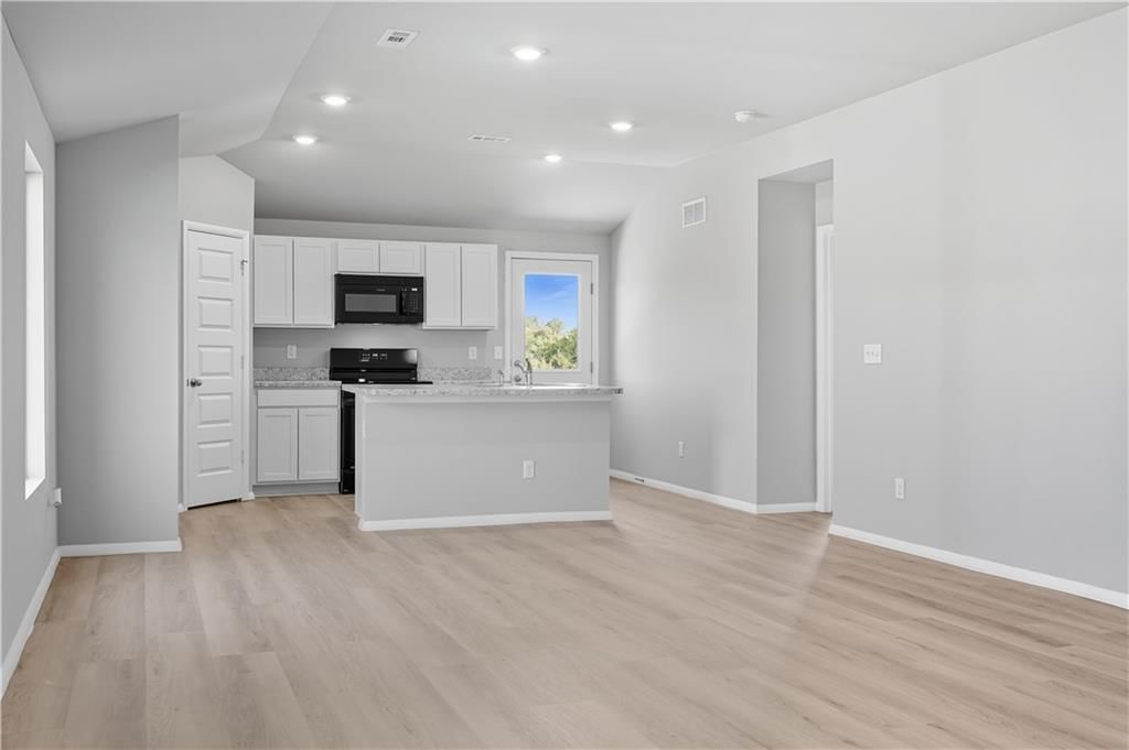 37854 W 207th Terrace — photo 3