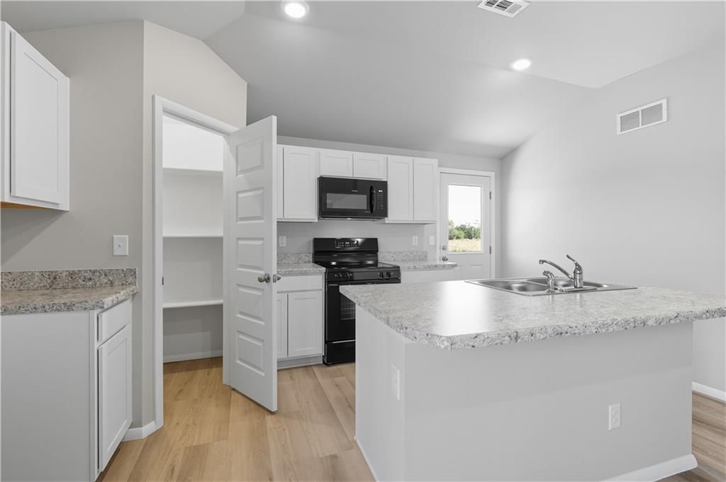 37854 W 207th Terrace — photo 5