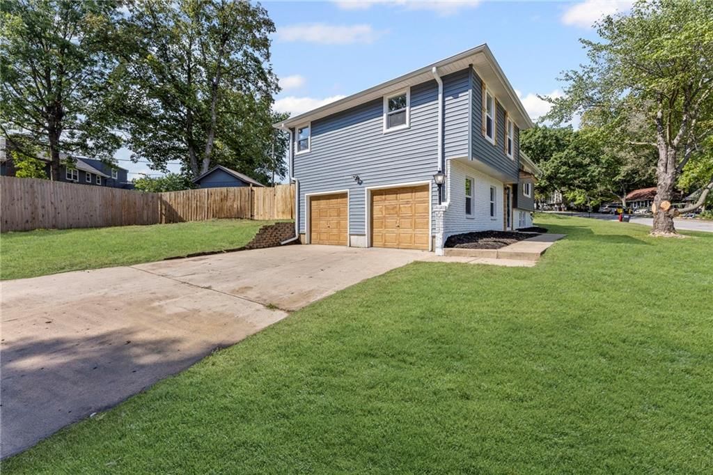 11005 Walnut Creek Drive — photo 4