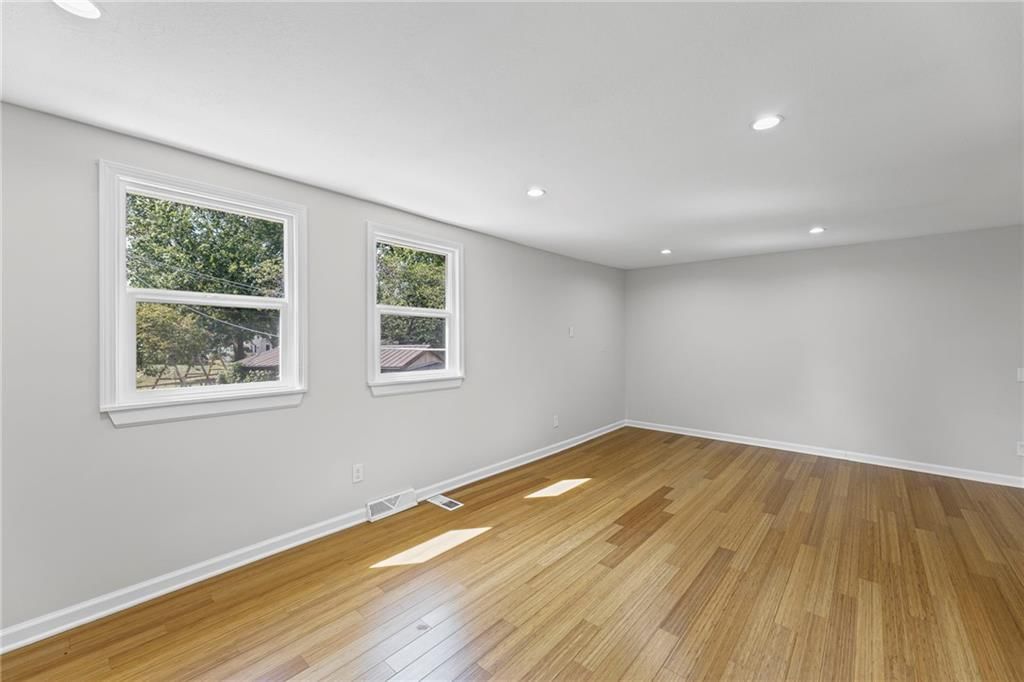 11005 Walnut Creek Drive — photo 34