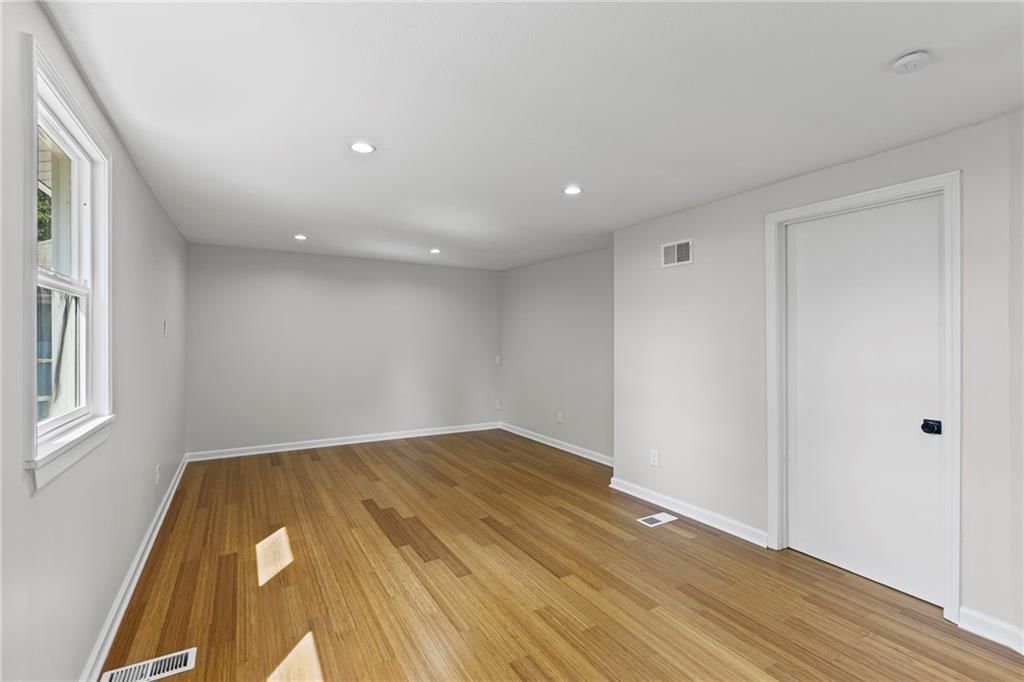 11005 Walnut Creek Drive — photo 35