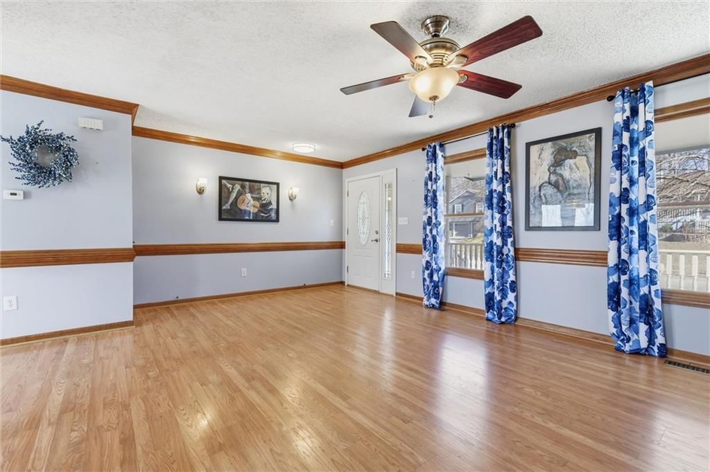 5212 Hedges Avenue — photo 9