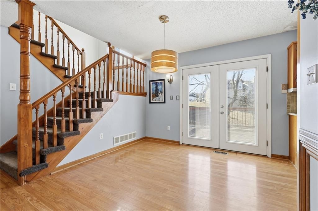 5212 Hedges Avenue — photo 11