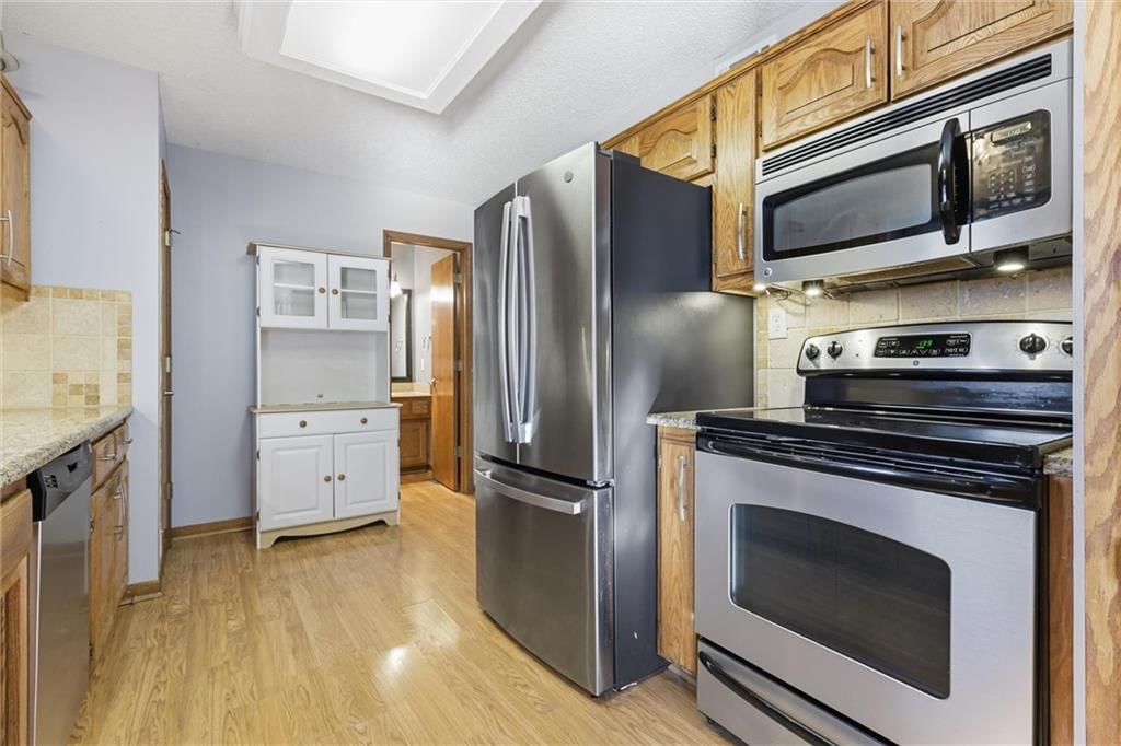 5212 Hedges Avenue — photo 15