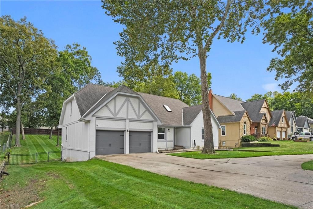 4017 NE Channel Drive — photo 37