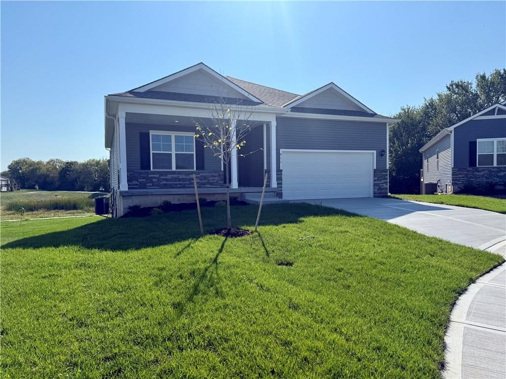 811 Bentley Drive — photo 4