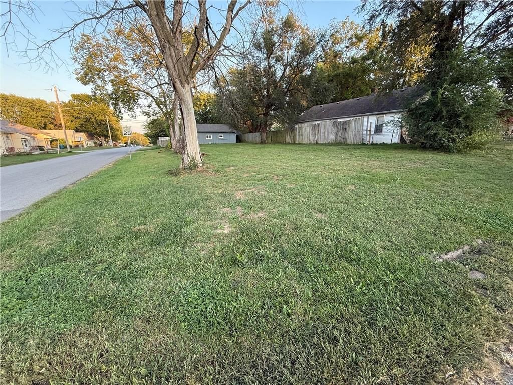 801 S Crane Street — photo 2