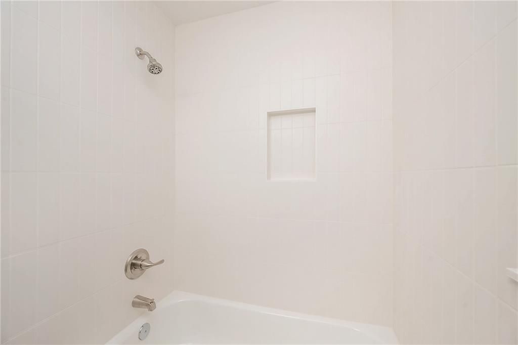 9111 Vaughn Avenue — photo 10