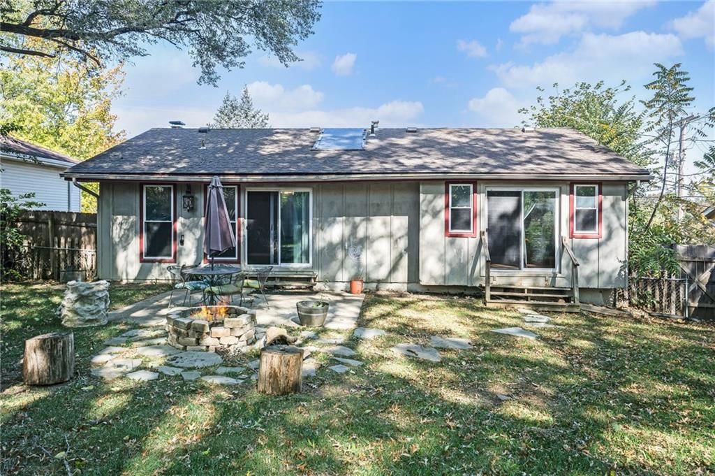 Photo 6 of 24 - 7609 NW 73rd Street