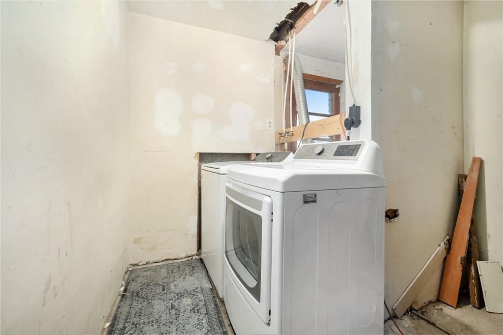 Photo 8 of 24 - 7609 NW 73rd Street