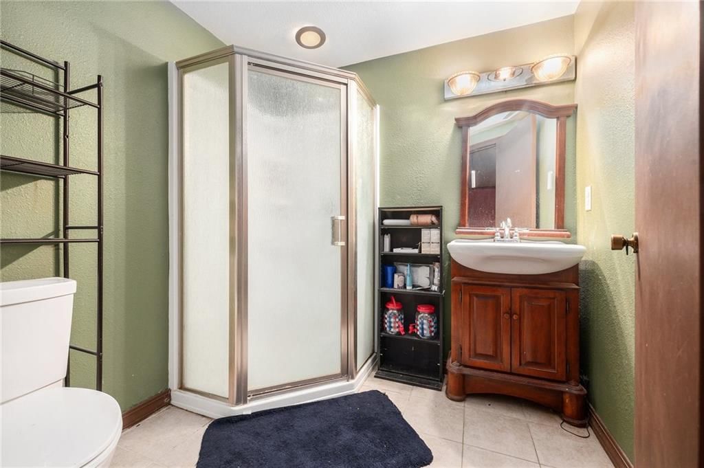 Photo 9 of 24 - 7609 NW 73rd Street