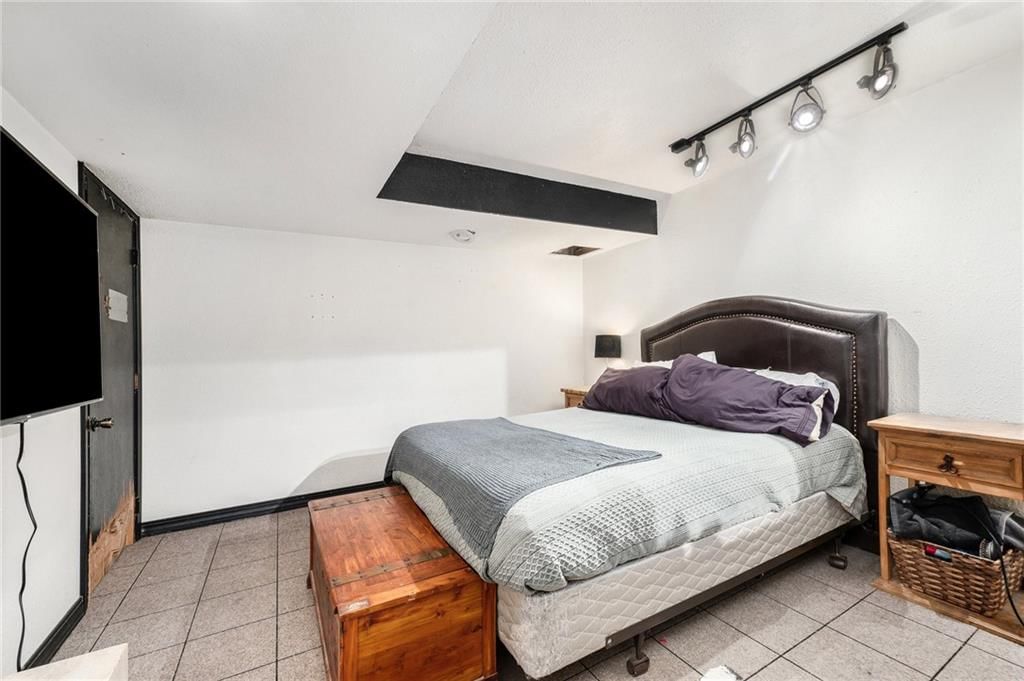 Photo 10 of 24 - 7609 NW 73rd Street