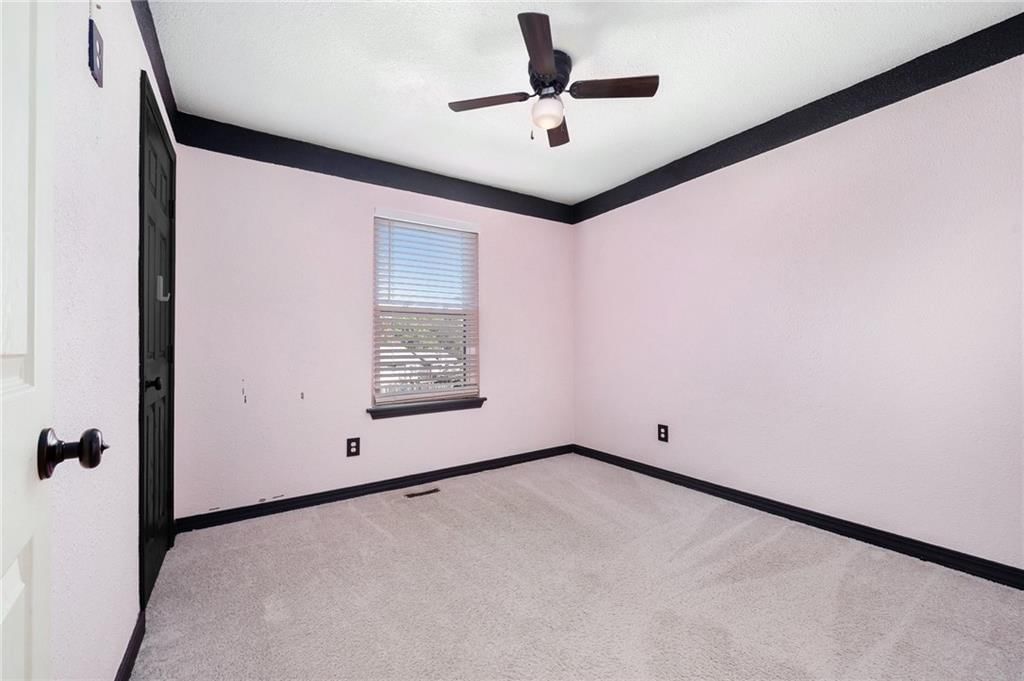 Photo 14 of 24 - 7609 NW 73rd Street