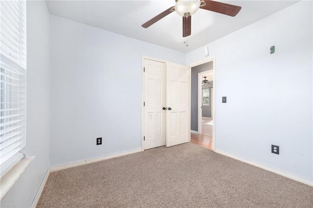 Photo 15 of 24 - 7609 NW 73rd Street