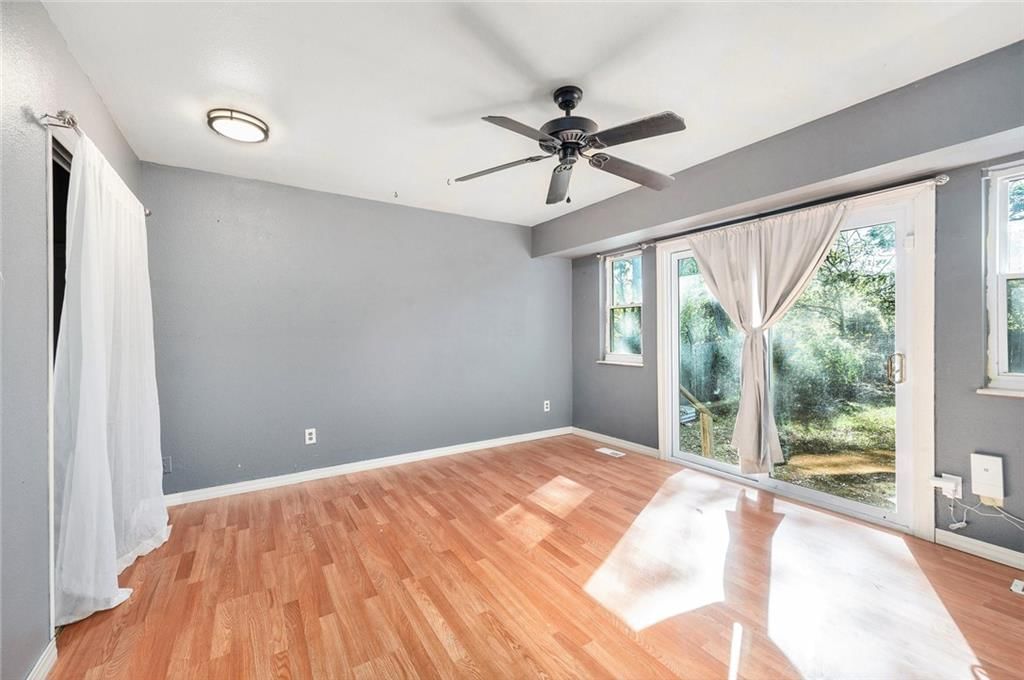 Photo 18 of 24 - 7609 NW 73rd Street