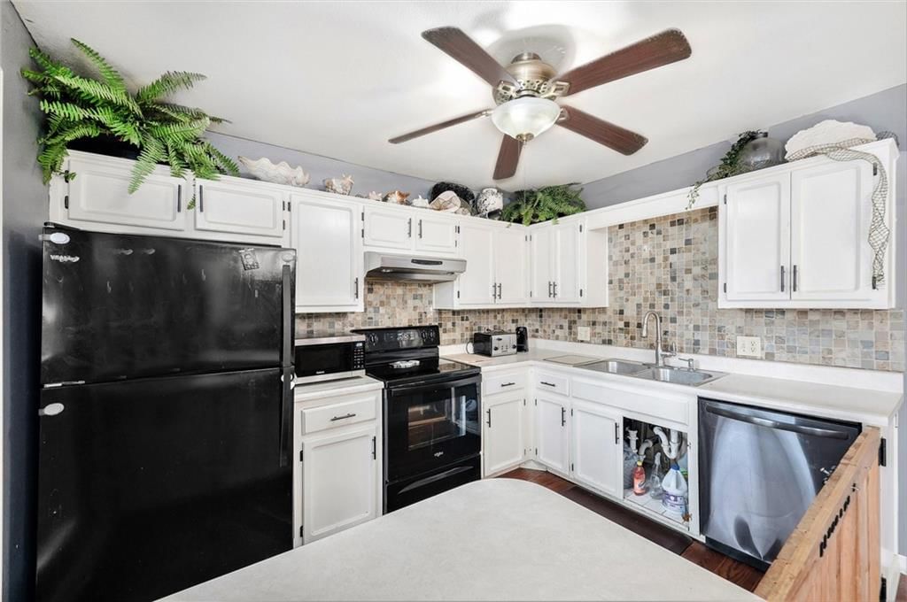 Photo 20 of 24 - 7609 NW 73rd Street