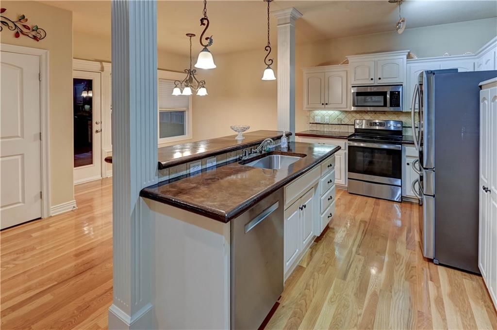 820 SW 36th Street — photo 14