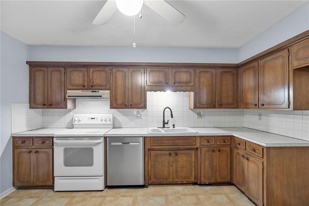 3813 Queen Ridge Drive — photo 6