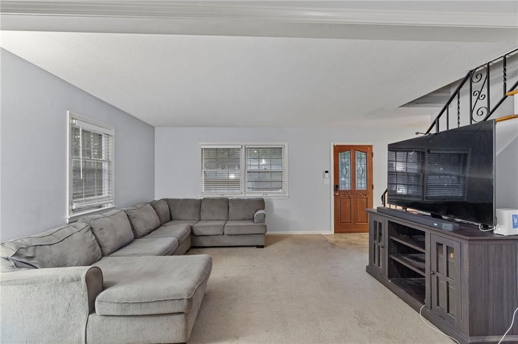 3813 Queen Ridge Drive — photo 14