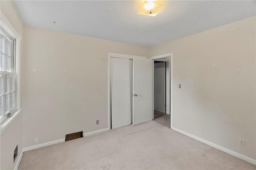 3813 Queen Ridge Drive — photo 16