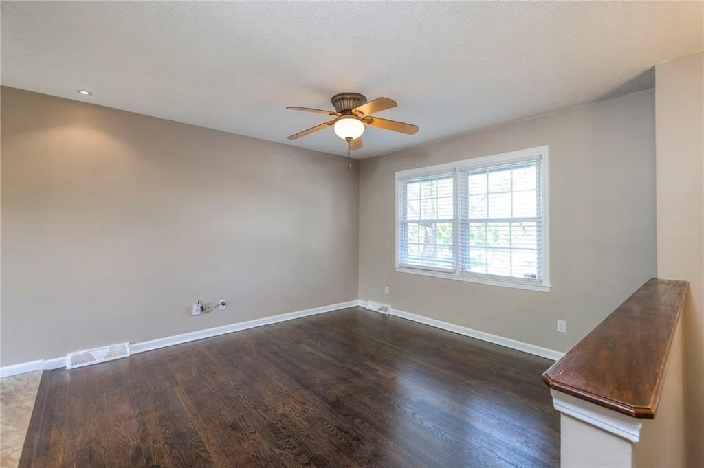 Photo 7 of 35 - 6701 E 135th Street