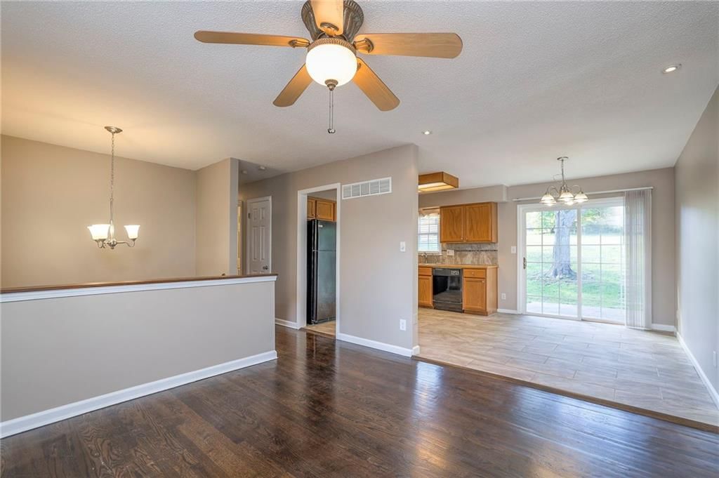 Photo 10 of 35 - 6701 E 135th Street
