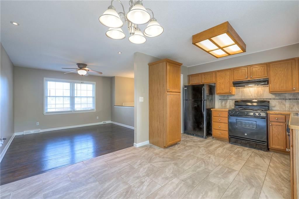 Photo 13 of 35 - 6701 E 135th Street