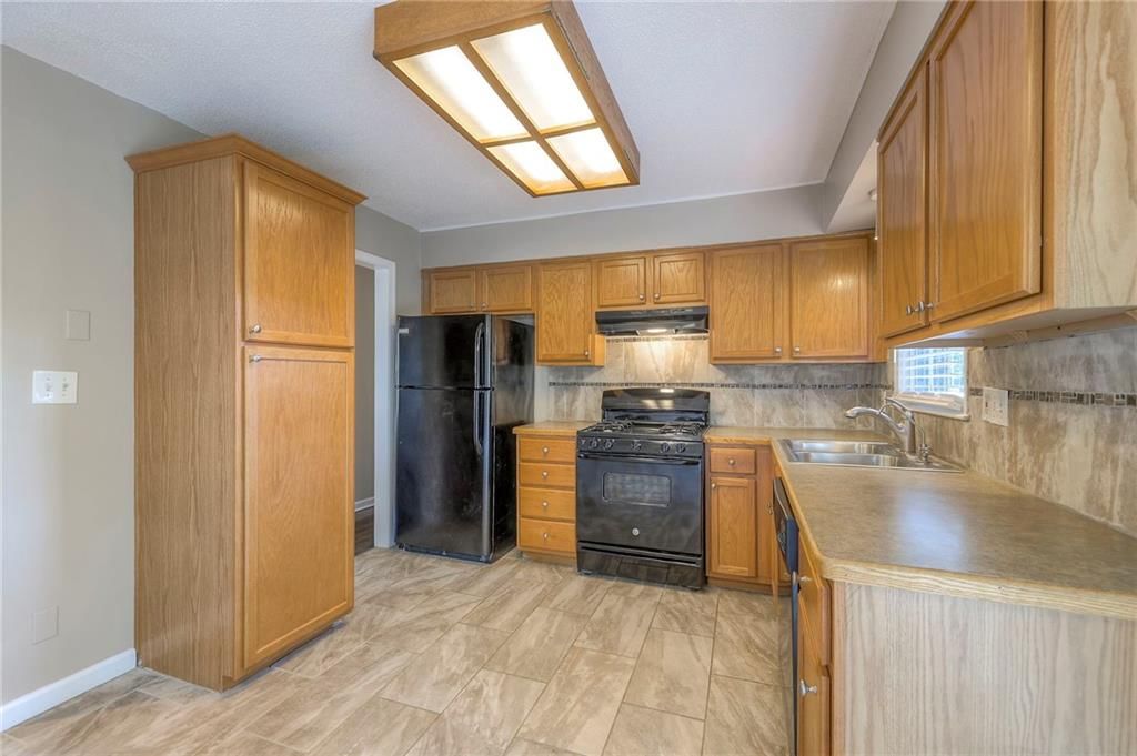Photo 14 of 35 - 6701 E 135th Street