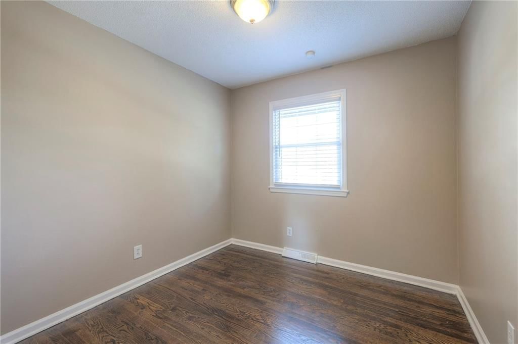 Photo 17 of 35 - 6701 E 135th Street