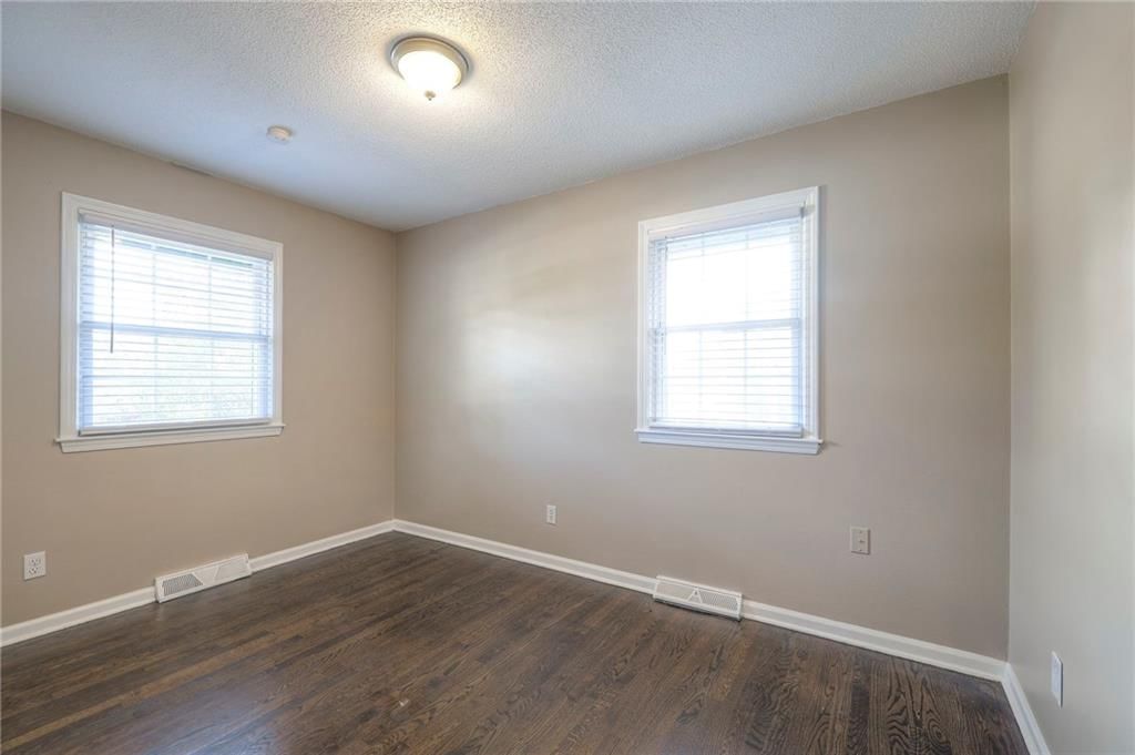 Photo 23 of 35 - 6701 E 135th Street