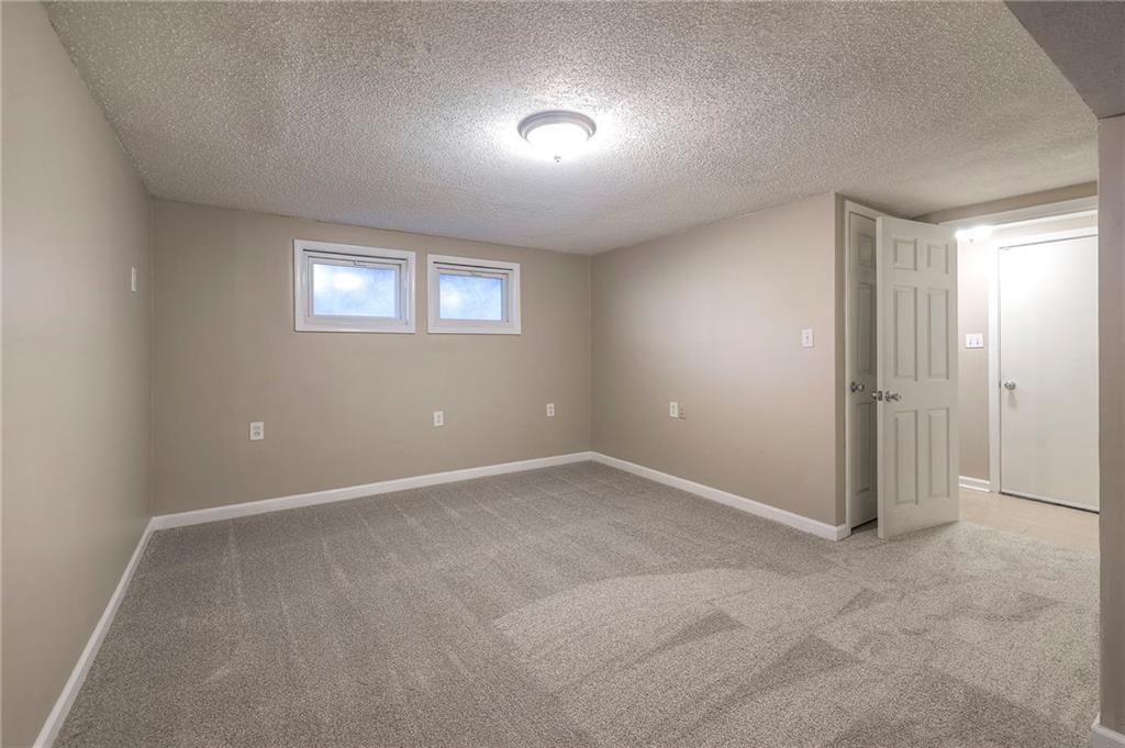 Photo 26 of 35 - 6701 E 135th Street