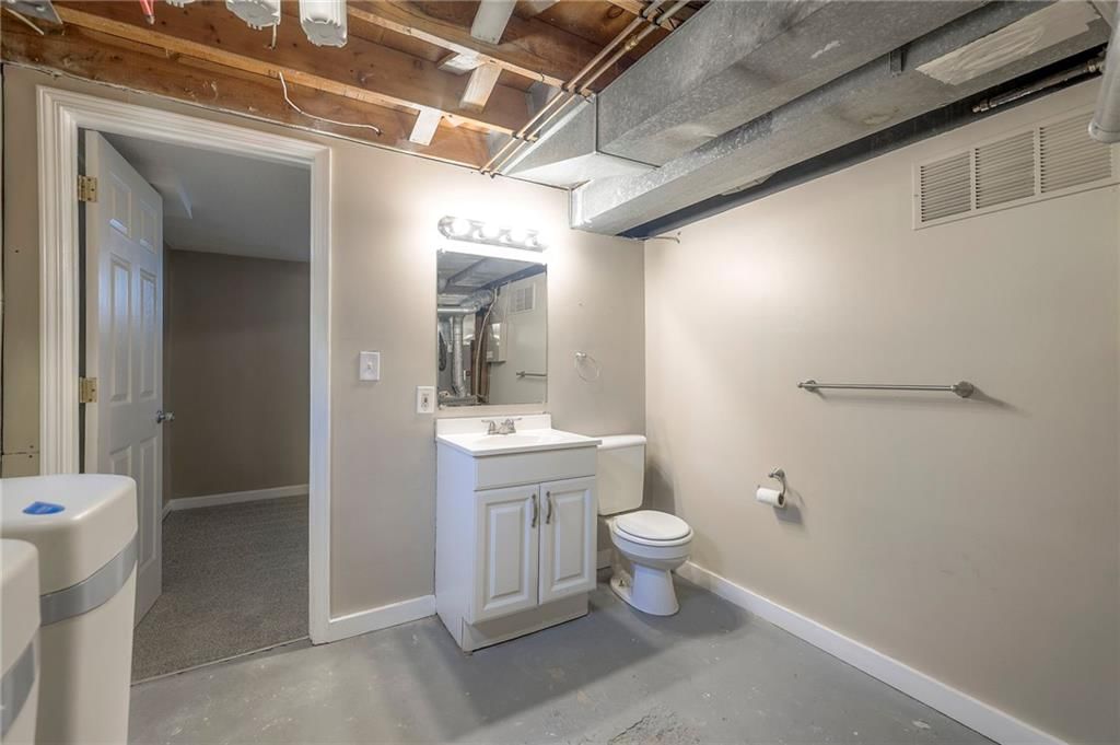 Photo 29 of 35 - 6701 E 135th Street