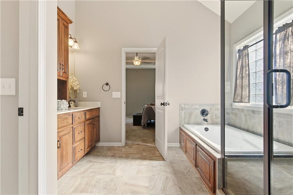 9315 N Genessee Street — photo 30
