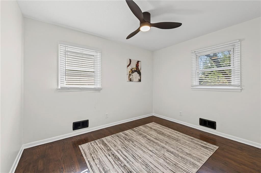 13122 Winchester Avenue — photo 11