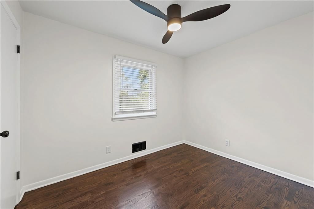 13122 Winchester Avenue — photo 13