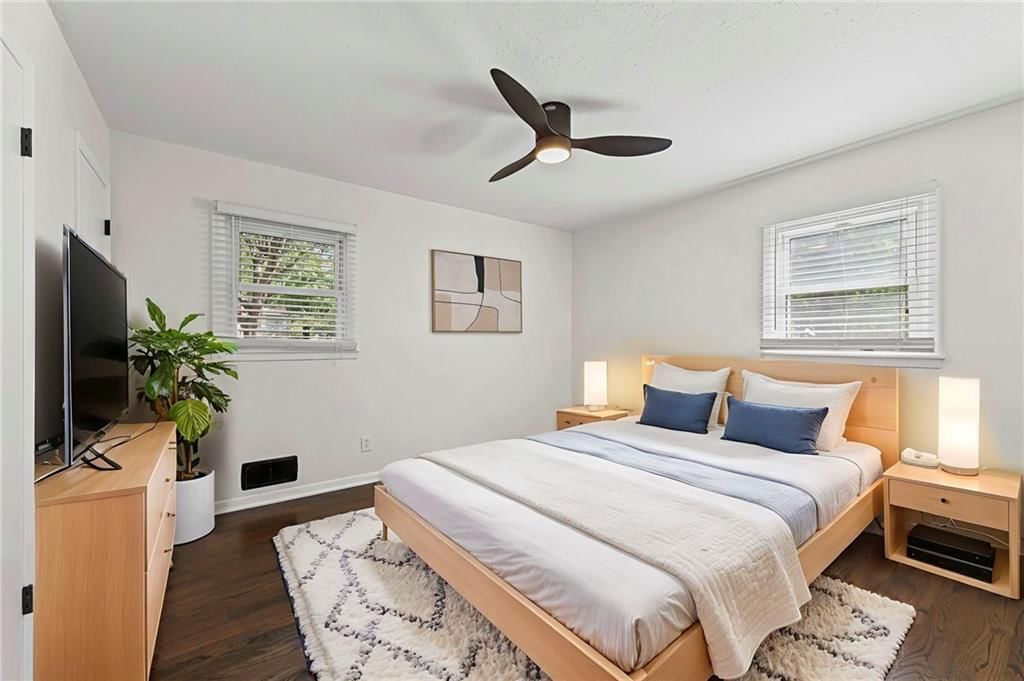 13122 Winchester Avenue — photo 17