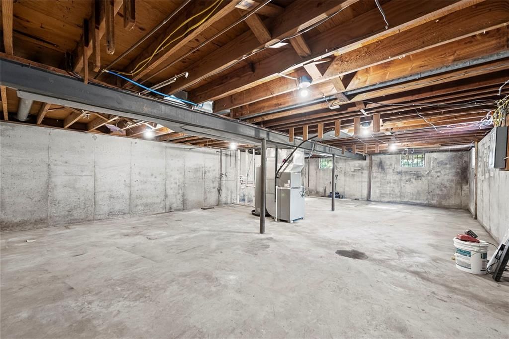13122 Winchester Avenue — photo 23