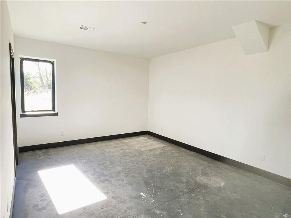22659 W 87th Street — photo 27