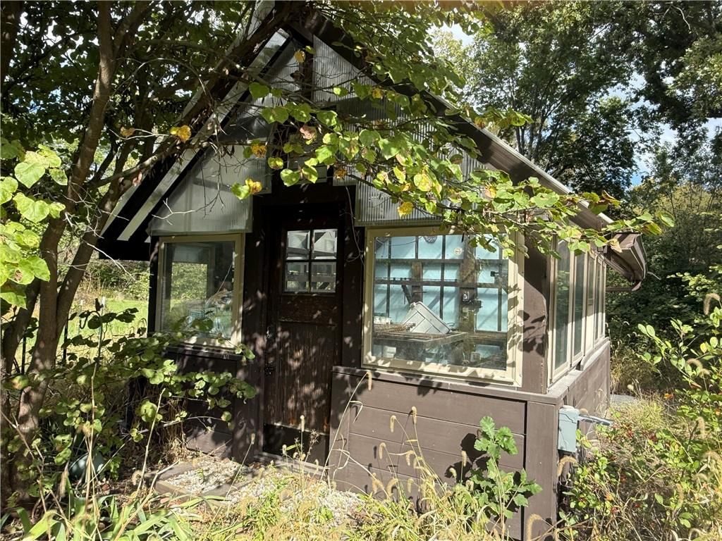 Photo 8 of 10 - 28114 S Bennett Road