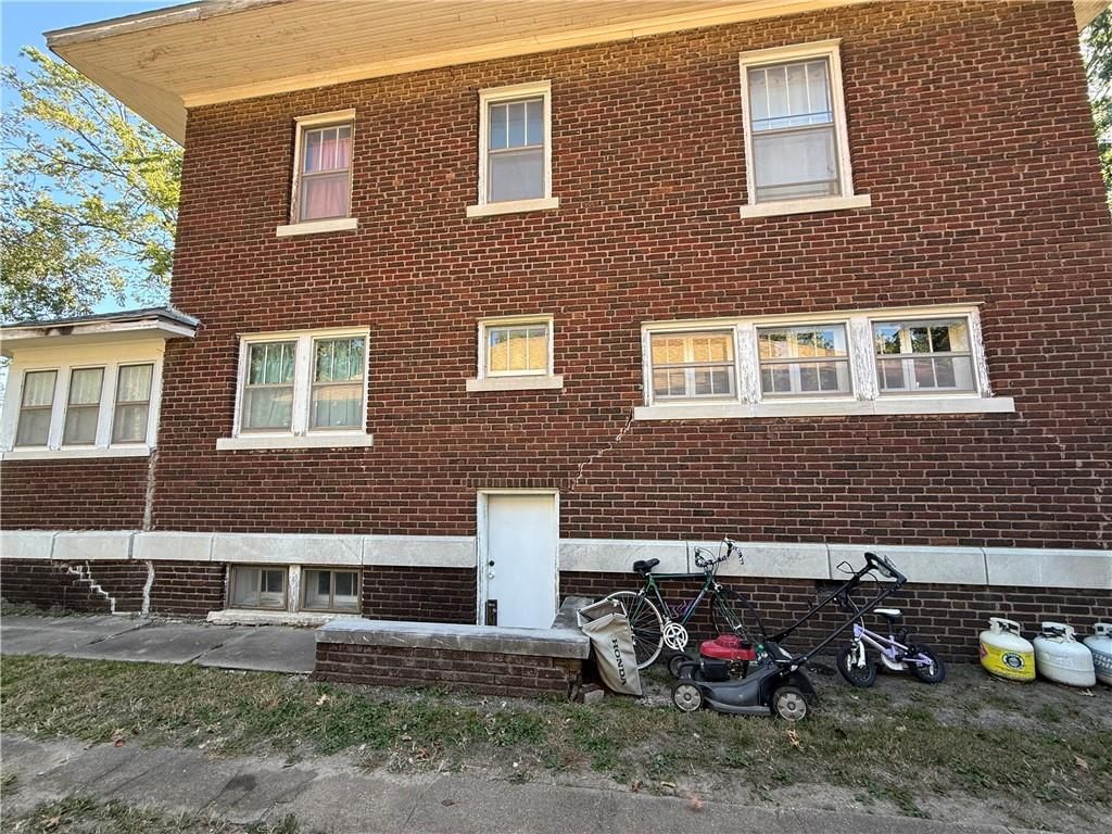 902 Illinois Street — photo 2