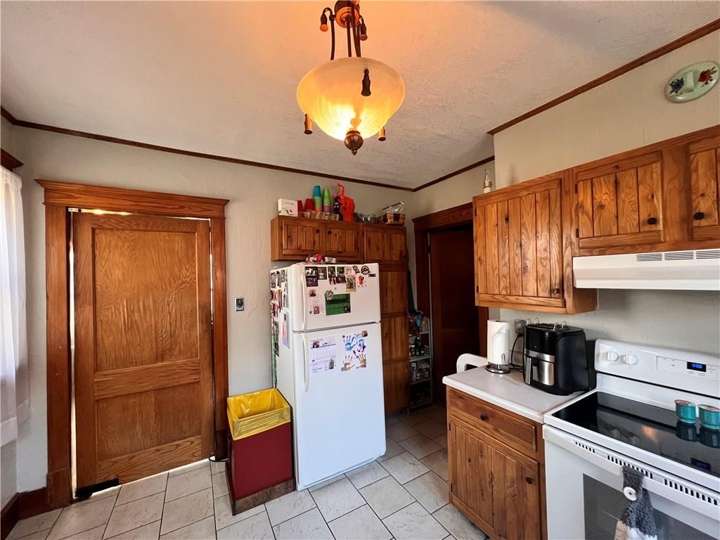 902 Illinois Street — photo 17