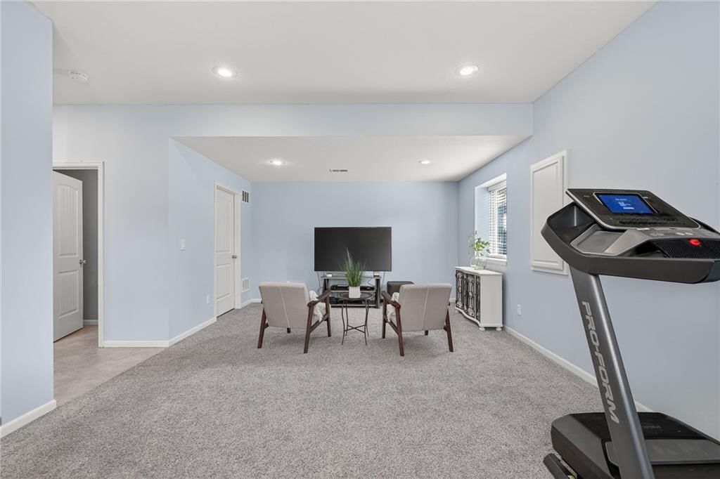117 S Westglen Drive — photo 25
