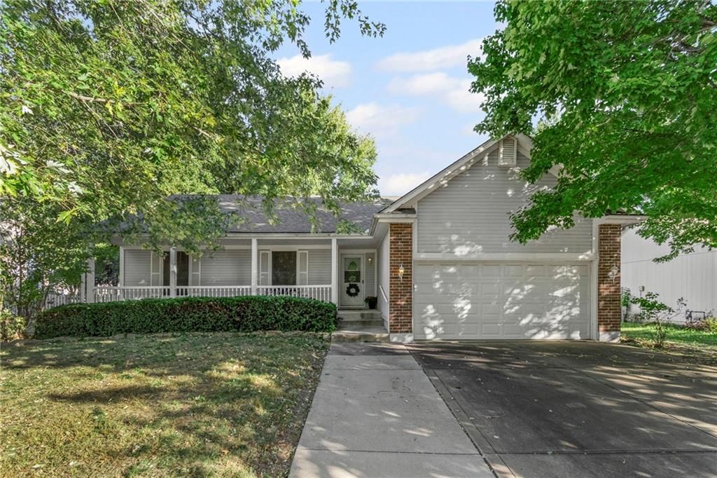 407 SE Hamilton Court — photo 2