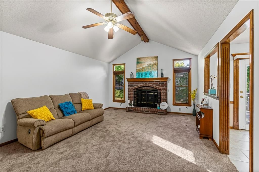 407 SE Hamilton Court — photo 6