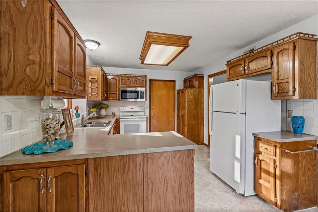 407 SE Hamilton Court — photo 9