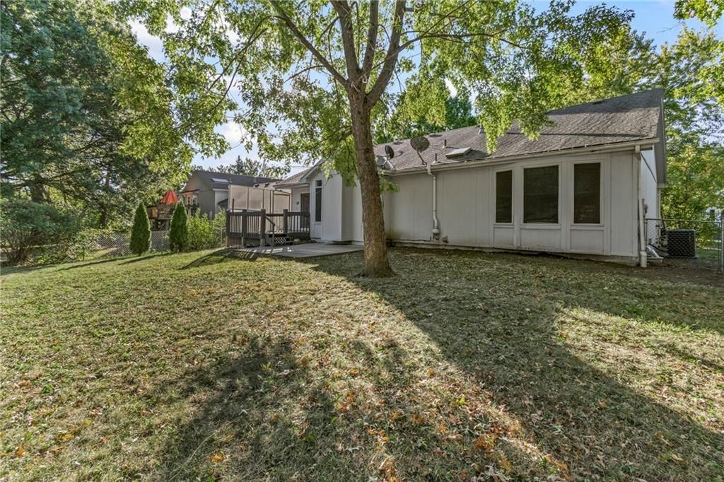407 SE Hamilton Court — photo 31