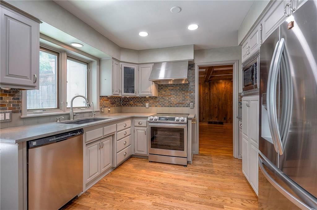 9015 Outlook Drive — photo 15